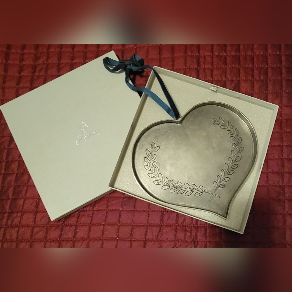 Pewter Roders Heart-Shaped Tray with Green Velvet Ribbon